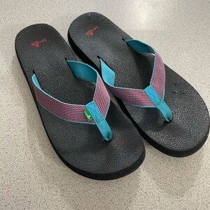 Sanuk Women’s Size 8 Sandals